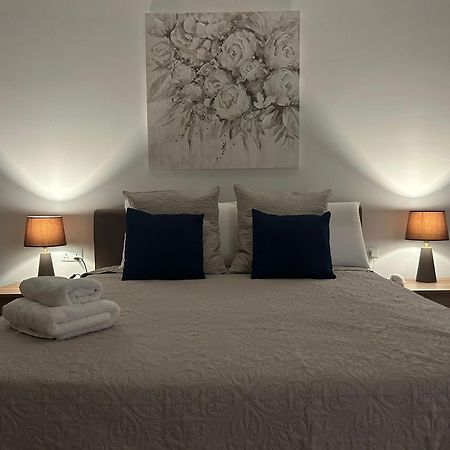 3 Bedroom Seaside Luxury Accommodation - Sleeps 8 St. Paul's Bay Exterior photo