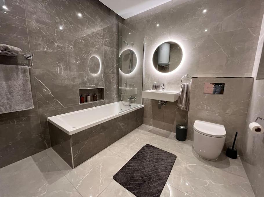 3 Bedroom Seaside Luxury Accommodation - Sleeps 8 St. Paul's Bay Exterior photo