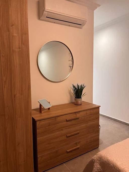 3 Bedroom Seaside Luxury Accommodation - Sleeps 8 St. Paul's Bay Exterior photo